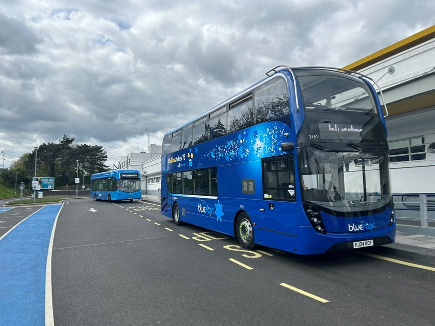 A photo of a Bluestar and a First Solent bus at Southampton Central interchange.